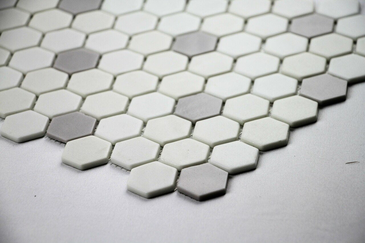 Onix Mosaico Hearth Palace Hexagon Light Gray and White HP1HBP3