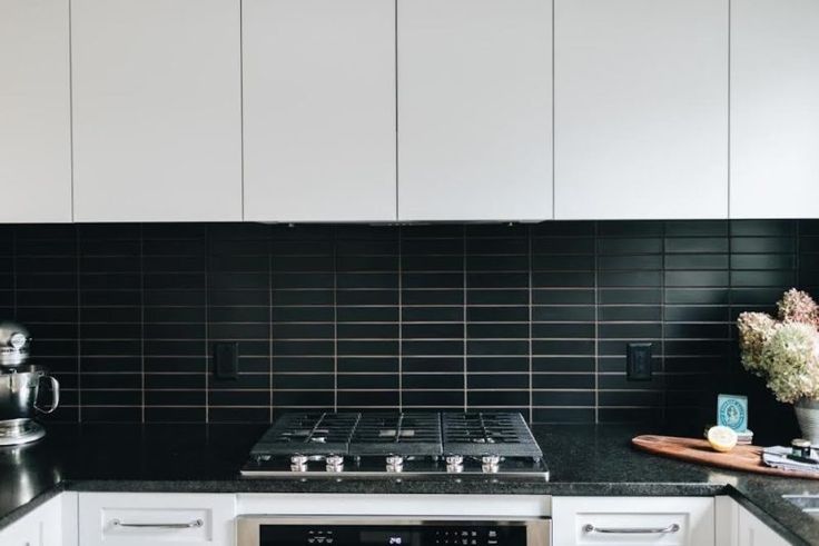 Buyers Guide to kitchen backsplash tiles